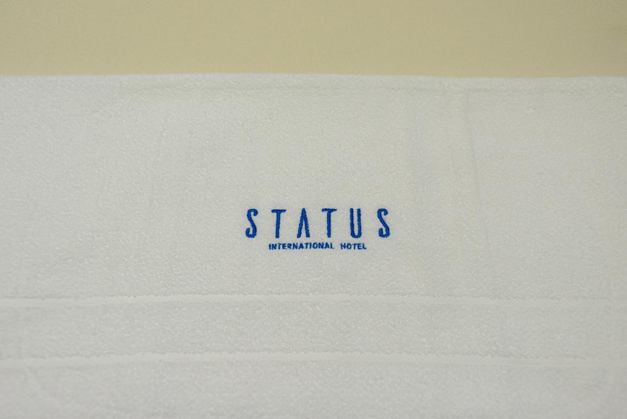 Status Hotel Georgetown Exteriör bild